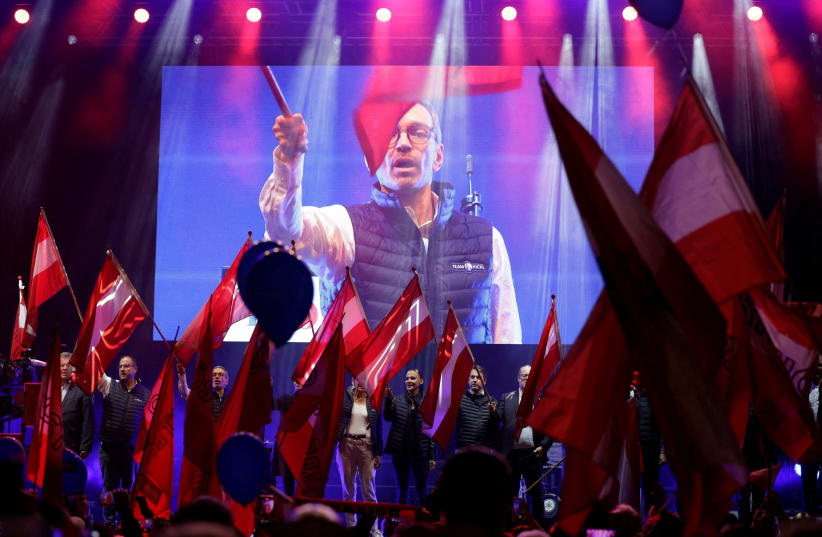 Austria's far-right Freedom Party officials sing SS song at funeral of former    member