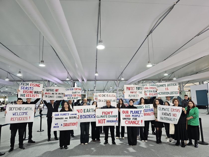 В рамках COP29 прошла молчаливая акция протеста против   давления на мигрантов в Европе