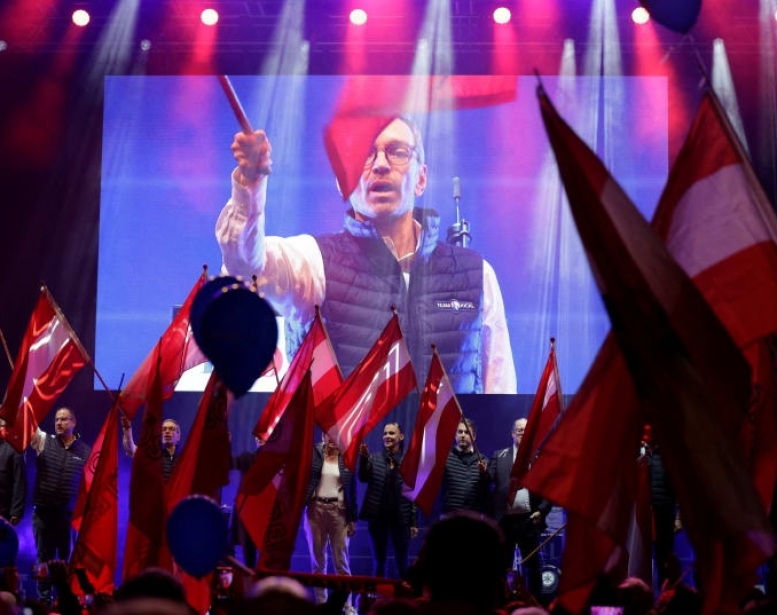 Austria's far-right Freedom Party officials sing SS song at funeral of former    member