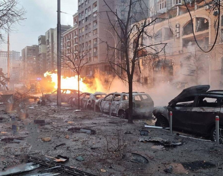 Kiyevə atılan raket  Azərbaycan restoranını DAĞITDI  - FOTO/VİDEO